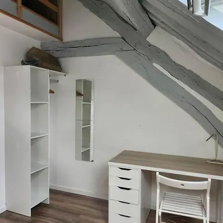 5 Chambres, Spacieux Et Calme Appartamento *