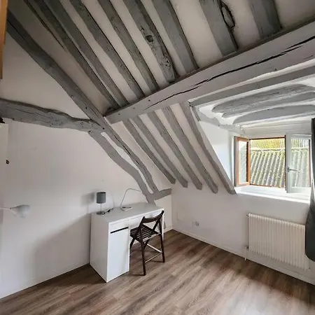 5 Chambres, Spacieux Et Calme Appartamento *